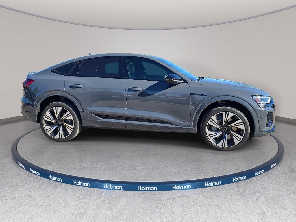 Used 2024 Audi Q8 e-tron Prestige w/ Prestige Package AWD/4WD image 5