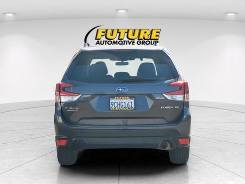 Used 2022 Subaru Forester Premium AWD/4WD image 5