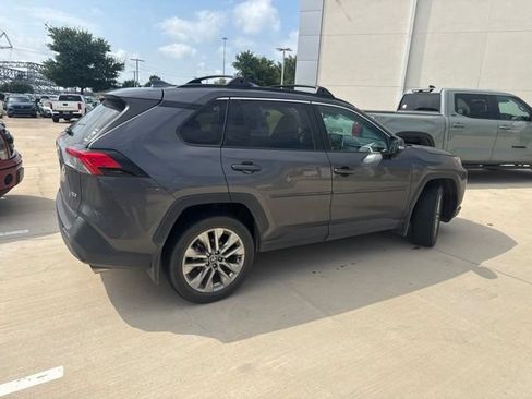 Used 2021 Toyota RAV4 XLE Premium FWD image 3