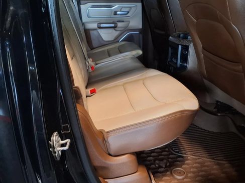 Used 2019 RAM 1500 Laramie AWD/4WD image 9