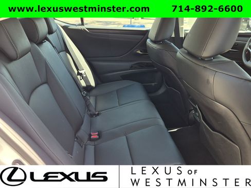 Used 2025 Lexus ES 300h w/ Premium Package FWD image 7