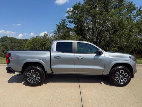 Used 2026 Chevrolet Colorado Z71 w/ Technology Package AWD/4WD image 2