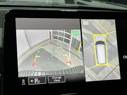 Used 2024 Nissan Armada SL w/ Captain's Chairs Package image 8