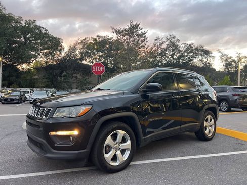 Used 2021 Jeep Compass Latitude image 10