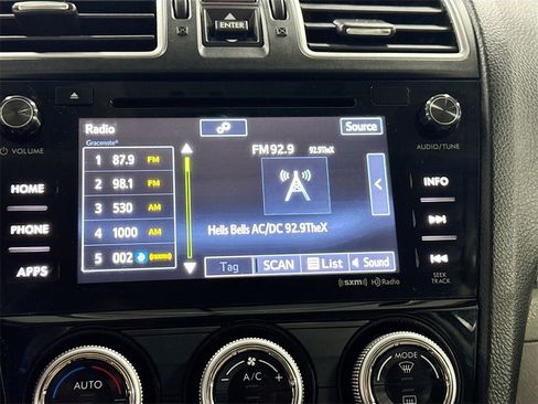 Used 2017 Subaru Forester 2.5i Premium image 12