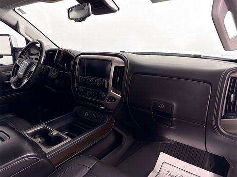 Used 2019 GMC Sierra 3500 Denali image 27