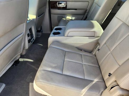 Used 2012 Lincoln Navigator 4WD image 10