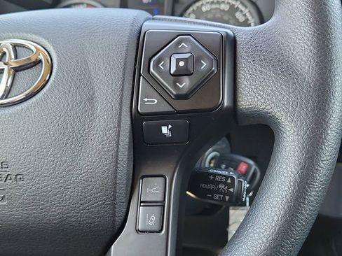 Used 2022 Toyota Tacoma SR AWD/4WD image 19
