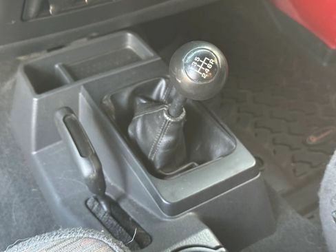 Used 2005 Jeep Wrangler Rubicon AWD/4WD image 22