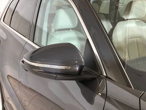 New 2025 Audi Q5 2.0T Premium image 24