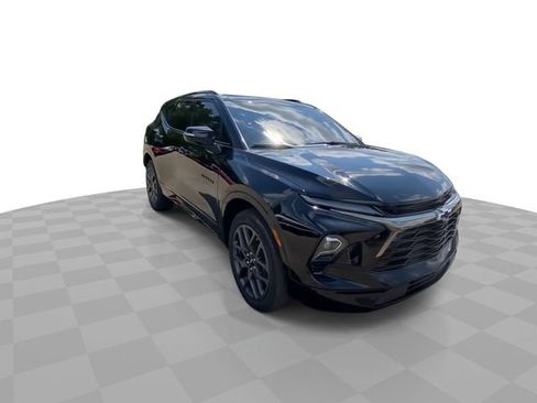 Used 2023 Chevrolet Blazer RS w/ Enhanced Convenience Package FWD image 4