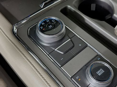 Used 2019 Ford Expedition Max XLT w/ Equipment Group 202A AWD/4WD image 19