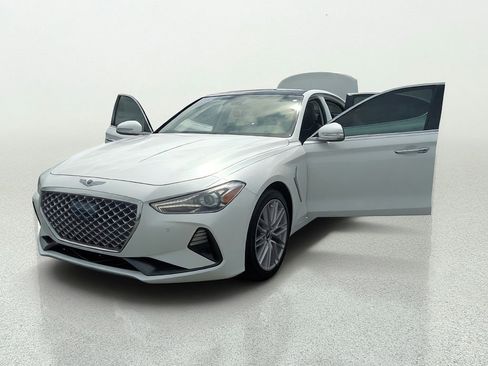 Used 2020 Genesis G70 2.0T w/ Elite Package RWD image 11