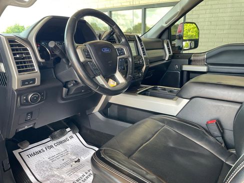 Used 2017 Ford F250 Lariat w/ Lariat Value Package AWD/4WD image 11