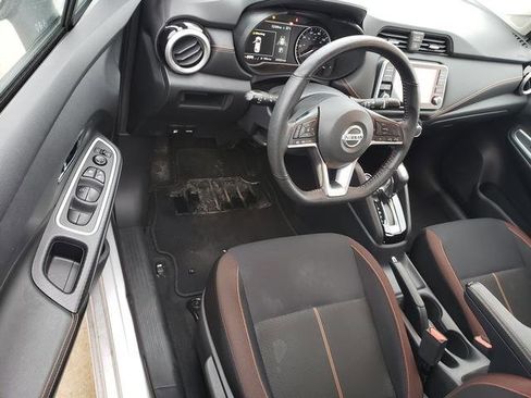 Used 2021 Nissan Versa SR image 12