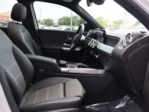 Used 2020 Mercedes-Benz GLB 250 4MATIC w/ AMG Line image 28