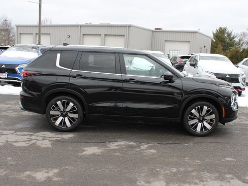 New 2026 Mitsubishi Outlander SE AWD/4WD image 5