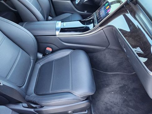 Used 2025 Mercedes-Benz GLC 300 GLC 300 image 12