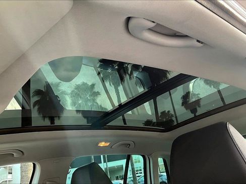 Used 2014 Volkswagen Tiguan SEL image 12