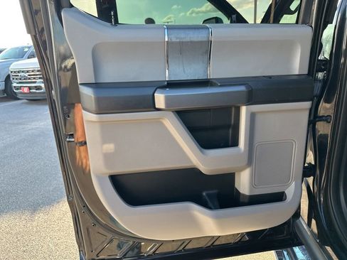 Used 2020 Ford F250 XLT w/ XLT Premium Package image 33