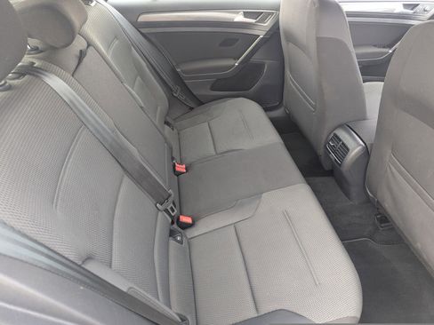 Used 2017 Volkswagen e-Golf SE image 15