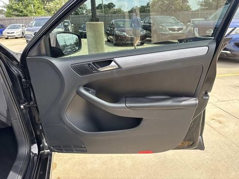Used 2016 Volkswagen Jetta Sport FWD image 13