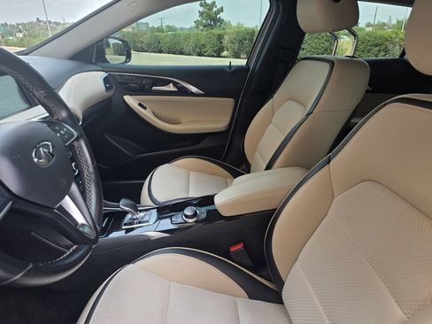 Used 2019 INFINITI QX30 AWD w/ Navigation Package image 12