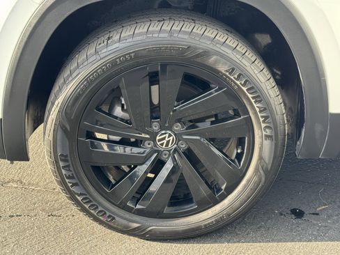 Used 2023 Volkswagen Atlas Cross Sport SE w/ Black Wheel Package image 13