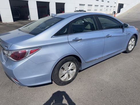 Used 2013 Hyundai Sonata Hybrid image 5