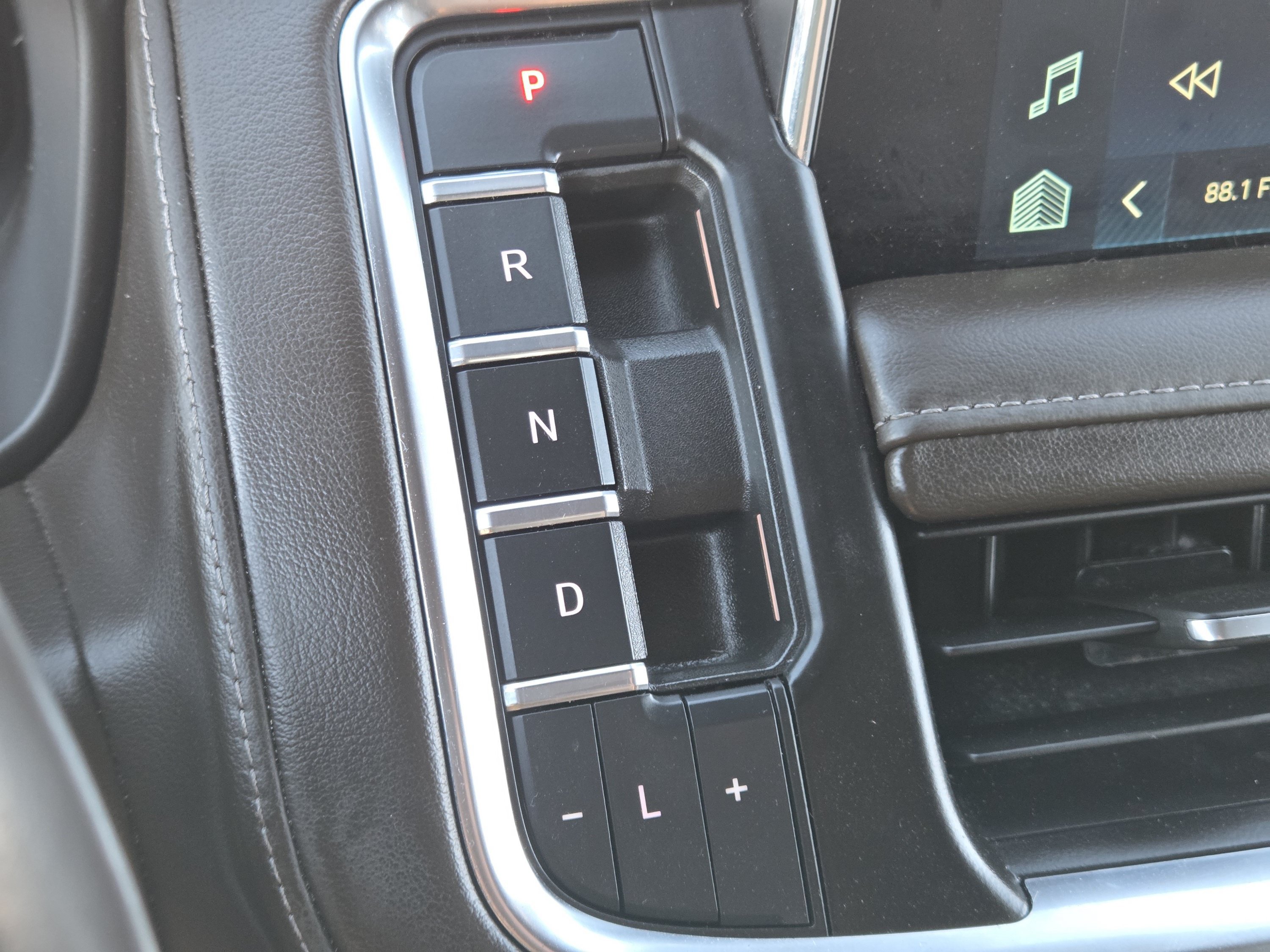 Used 2022 Chevrolet Tahoe LT w/ LT Signature Package AWD/4WD image 37