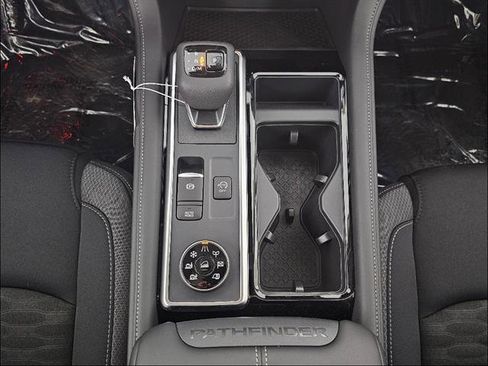 New 2025 Nissan Pathfinder SV w/ SV Premium Package image 40