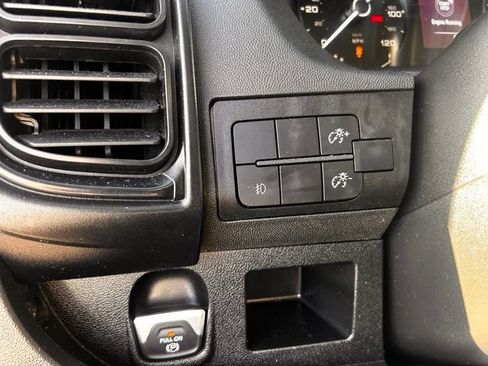 Used 2025 RAM ProMaster 2500 w/ Convenience Group FWD image 11