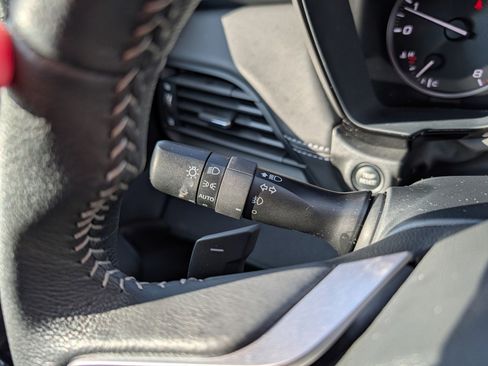 Certified 2025 Subaru Outback Premium image 30