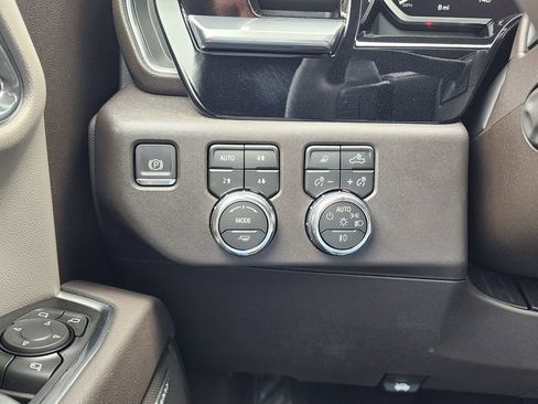 New 2026 GMC Sierra 1500 SLT w/ SLT Premium Plus Package AWD/4WD image 19