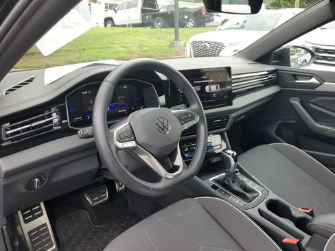 Certified 2025 Volkswagen Jetta Sport FWD image 22