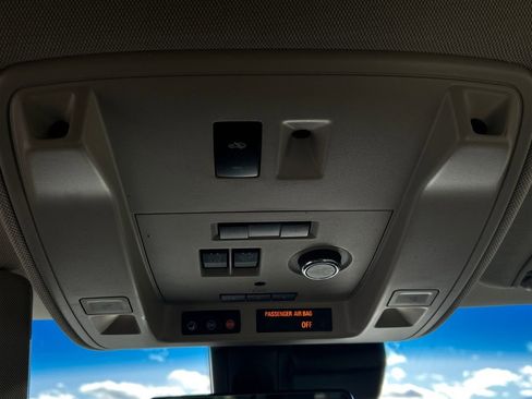 Used 2019 Cadillac Escalade ESV Luxury image 43