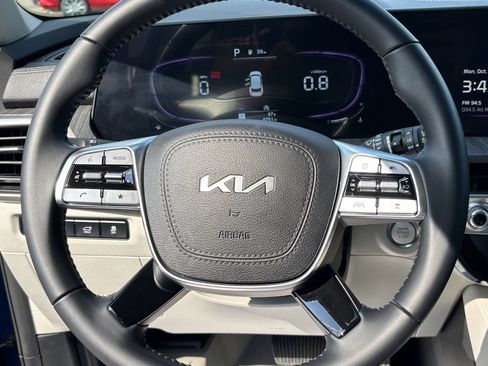 Used 2024 Kia Telluride EX image 10