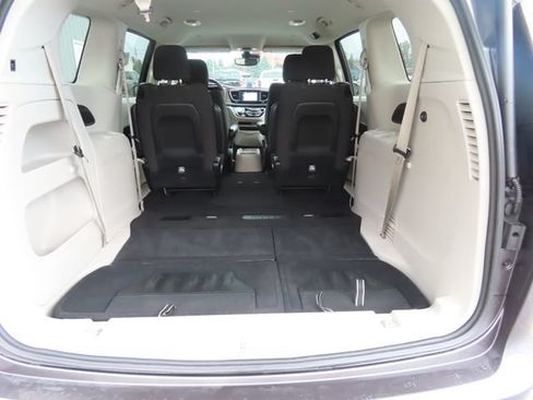 Used 2023 Chrysler Voyager LX FWD image 27