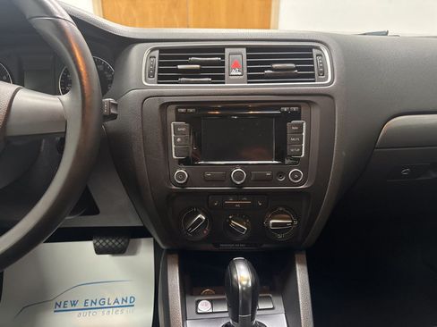 Used 2013 Volkswagen Jetta SEL FWD image 10