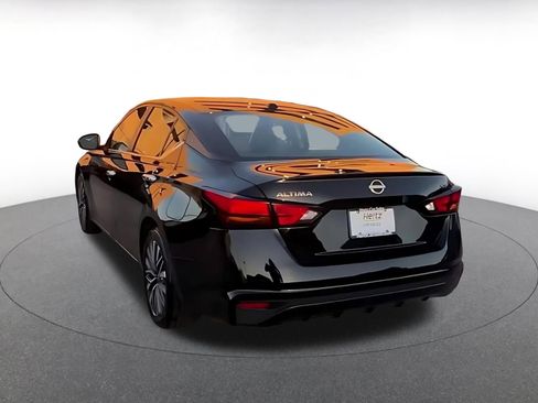 Used 2023 Nissan Altima 2.5 SV image 11