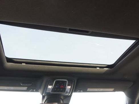 Used 2024 RAM 2500 Limited image 17