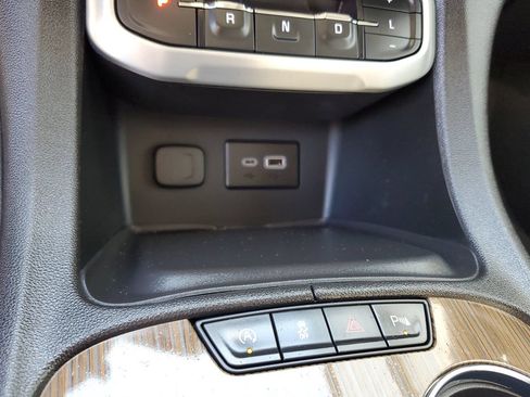Used 2023 GMC Acadia SLE AWD/4WD image 24