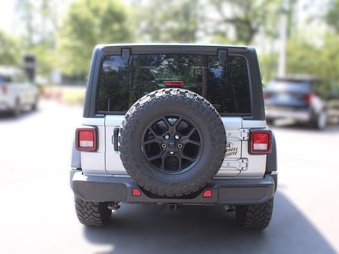 Used 2024 Jeep Wrangler Unlimited Sport AWD/4WD image 8