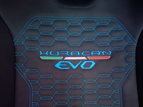 Used 2023 Lamborghini Huracan EVO image 15