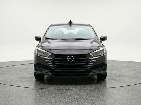 Used 2025 Nissan Versa SV image 2