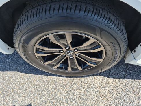 Used 2019 Nissan Armada Platinum w/ Captain's Chairs Package image 22