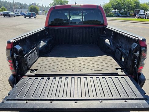 Used 2015 Toyota Tacoma 4x4 Double Cab w/ TRD Off-Road Package image 15