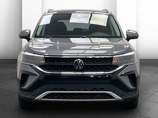 Used 2024 Volkswagen Taos SE video 2