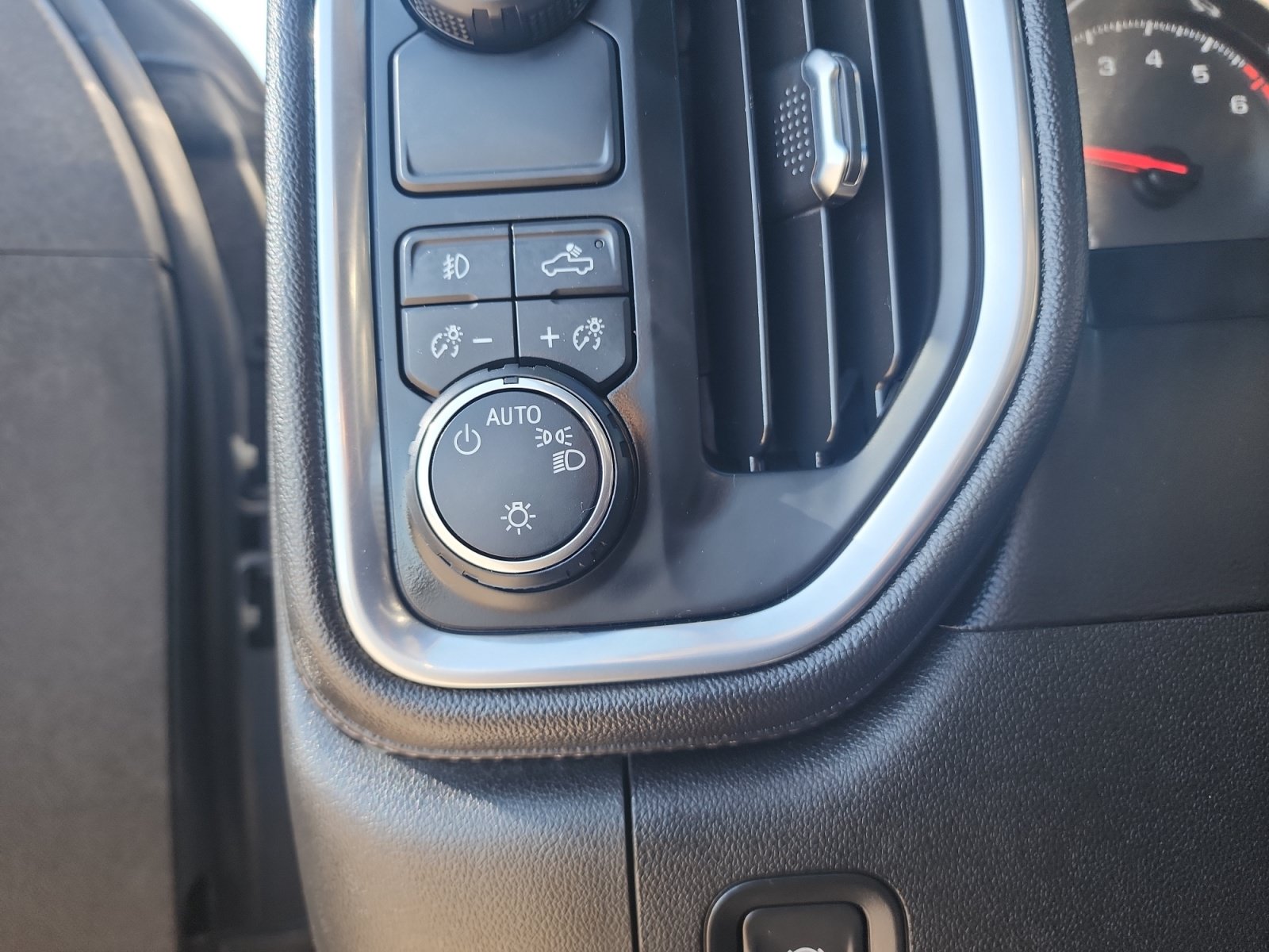 Used 2020 Chevrolet Silverado 1500 RST w/ All-Star Edition RWD image 25