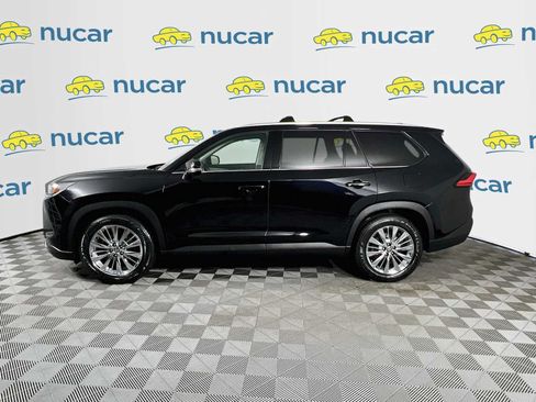 Used 2024 Toyota Grand Highlander AWD image 4